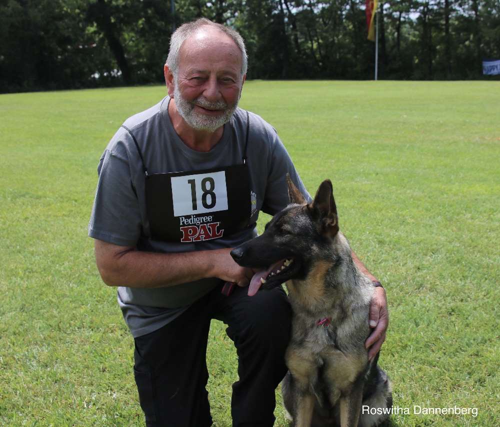 Bundessieger Trümmer Günter mit Gloria 002